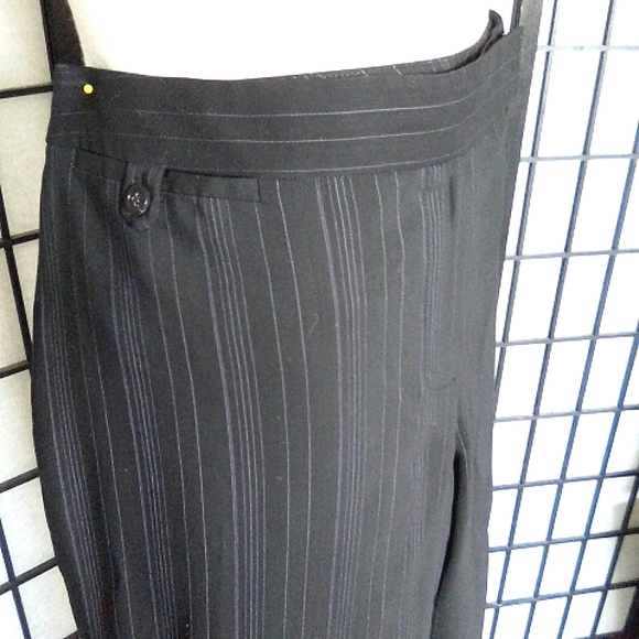 Ann Taylor petites pants. Size 12P. 57% virgin wool. - Picture 2 of 6